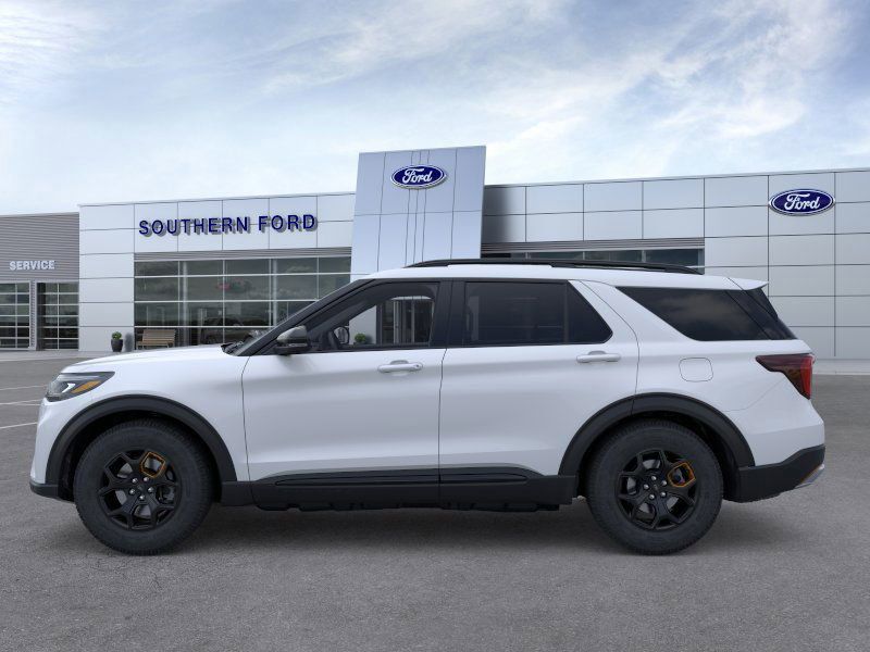 New 2026 White Ford Tremor image 3