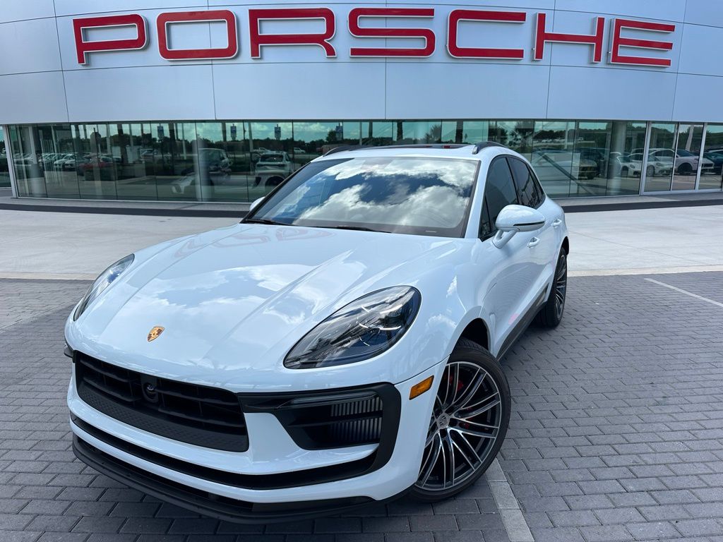 Thumbnail: 2025 Porsche Macan - 1