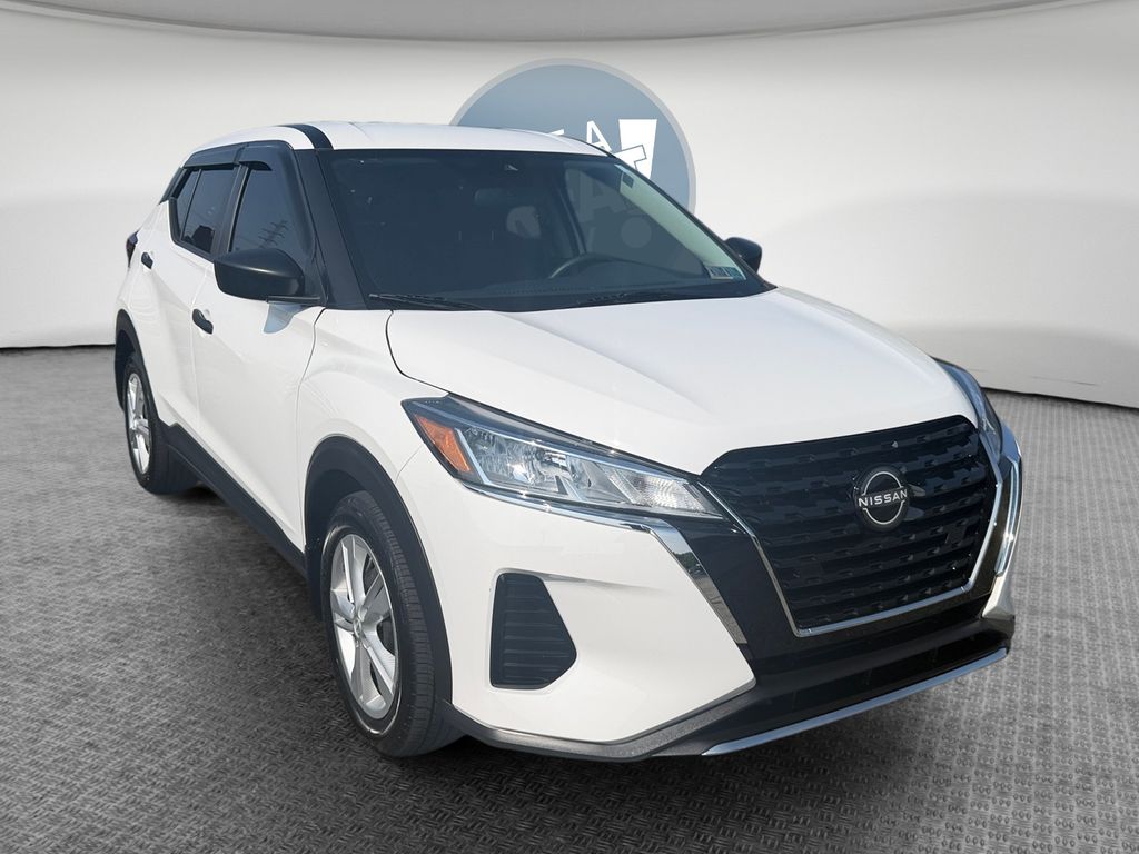 White (Fresh Powder) 2024 Nissan Kicks SUV / Crossover Front-Wheel Drive Continuously Variable Transmission