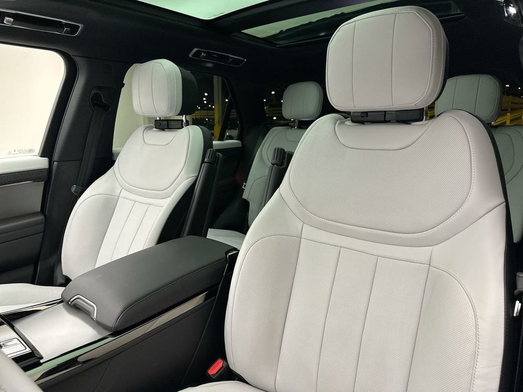 Thumbnail: 2024 Land Rover Range Rover Sport - 22