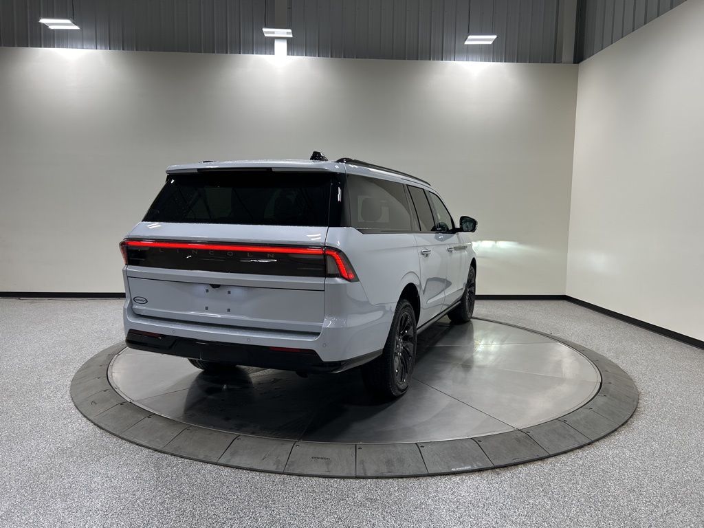 new 2026 Lincoln Navigator L car, priced at $111,115