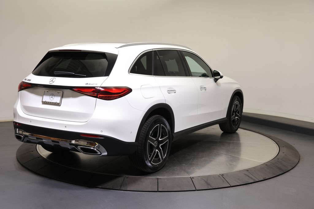Thumbnail: 2027 Mercedes-Benz GLC - 7