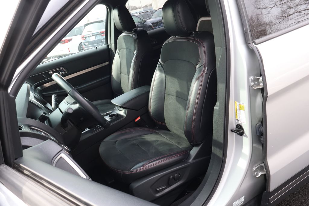 Thumbnail: 2019 Ford Explorer - 27