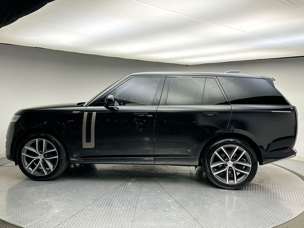 Thumbnail: 2024 Land Rover Range Rover - 10