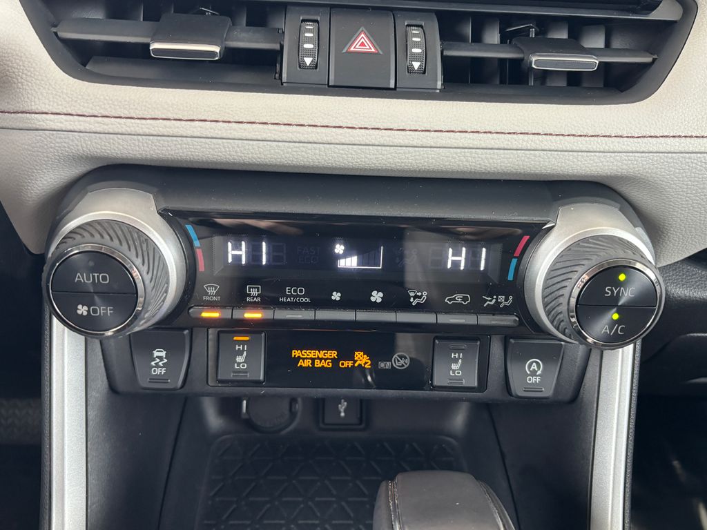 Thumbnail: 2021 Toyota RAV4 - 15