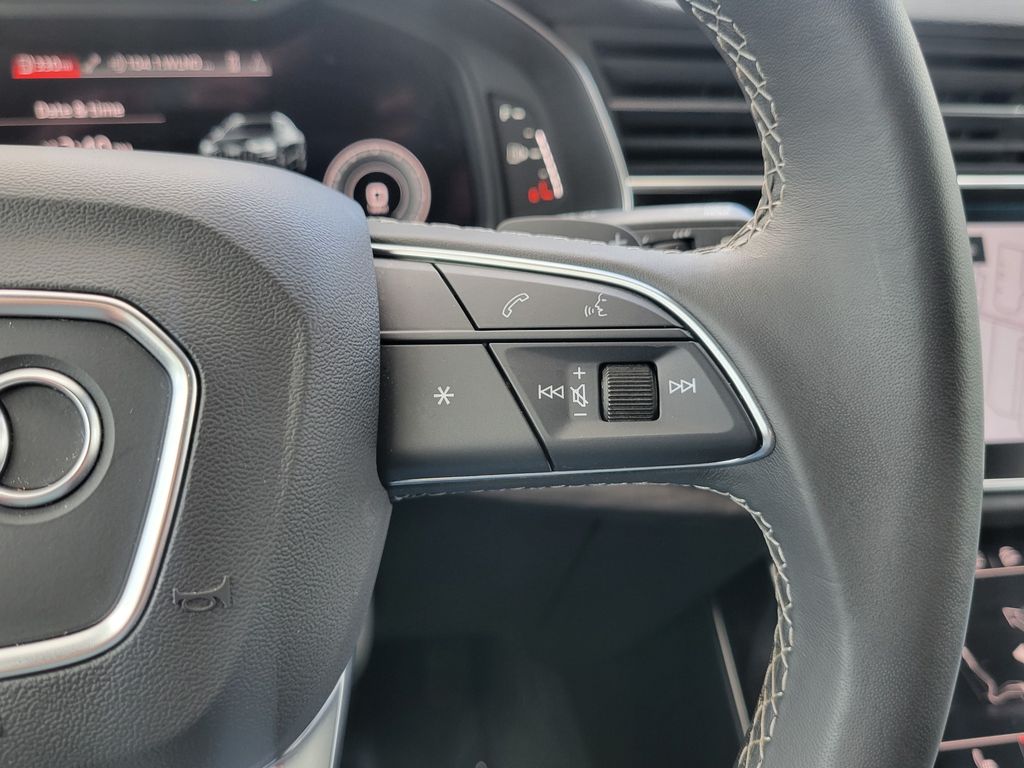 Thumbnail: 2023 Audi Q8 - 32