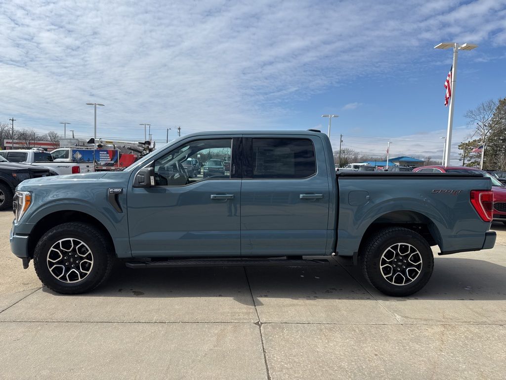 View vehicle photo 3