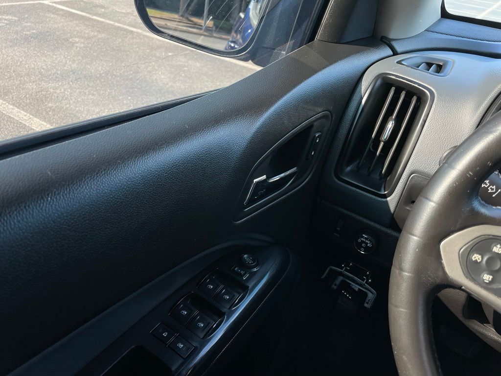 Thumbnail: 2016 Chevrolet Colorado - 21
