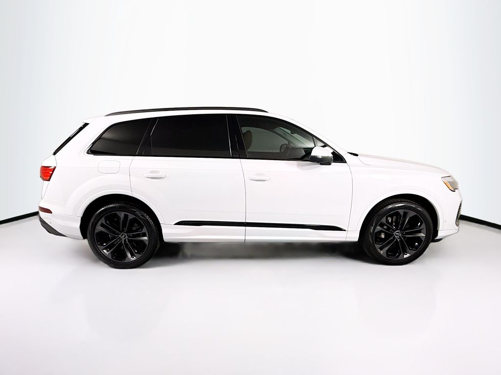 Thumbnail: 2025 Audi Q7 - 4