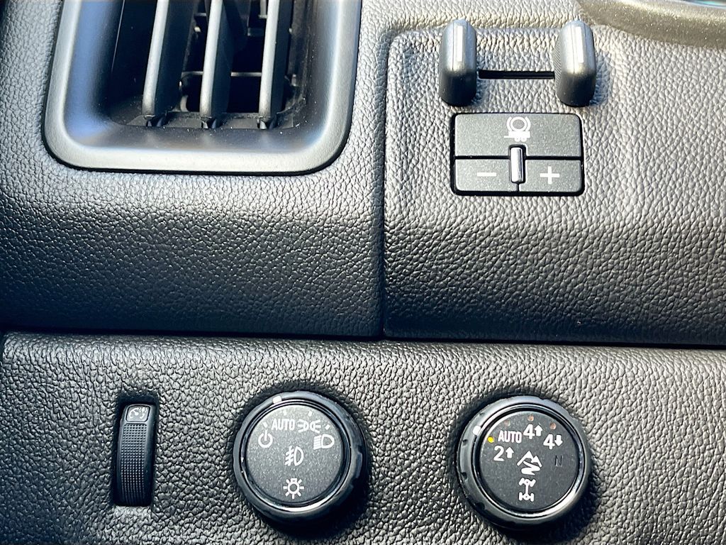 Used 2022 Black Chevrolet ZR2 image 10