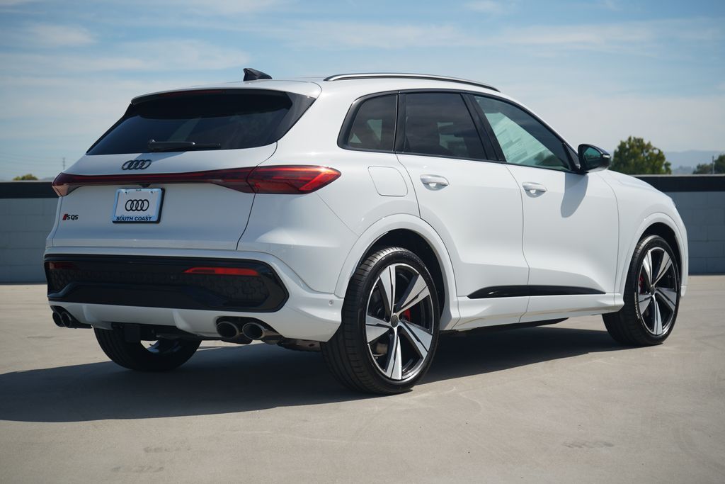 Thumbnail: 2026 Audi SQ5 - 4