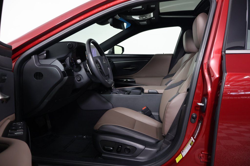 Thumbnail: 2025 Lexus ES - 10