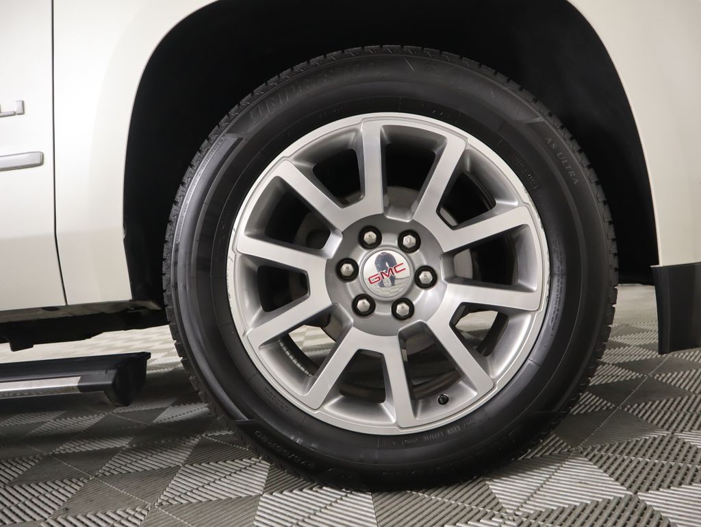 Thumbnail: 2015 GMC Yukon - 32