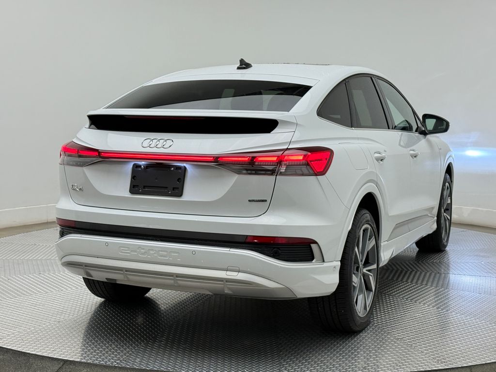 Thumbnail: 2023 Audi Q4 e-tron - 14