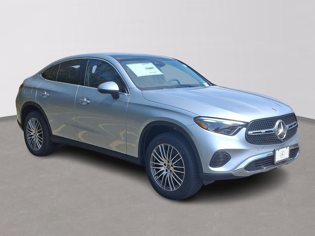 2025 Mercedes-Benz GLC 300 2