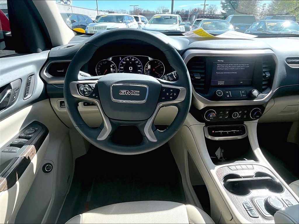 2023 GMC Acadia — photo 17