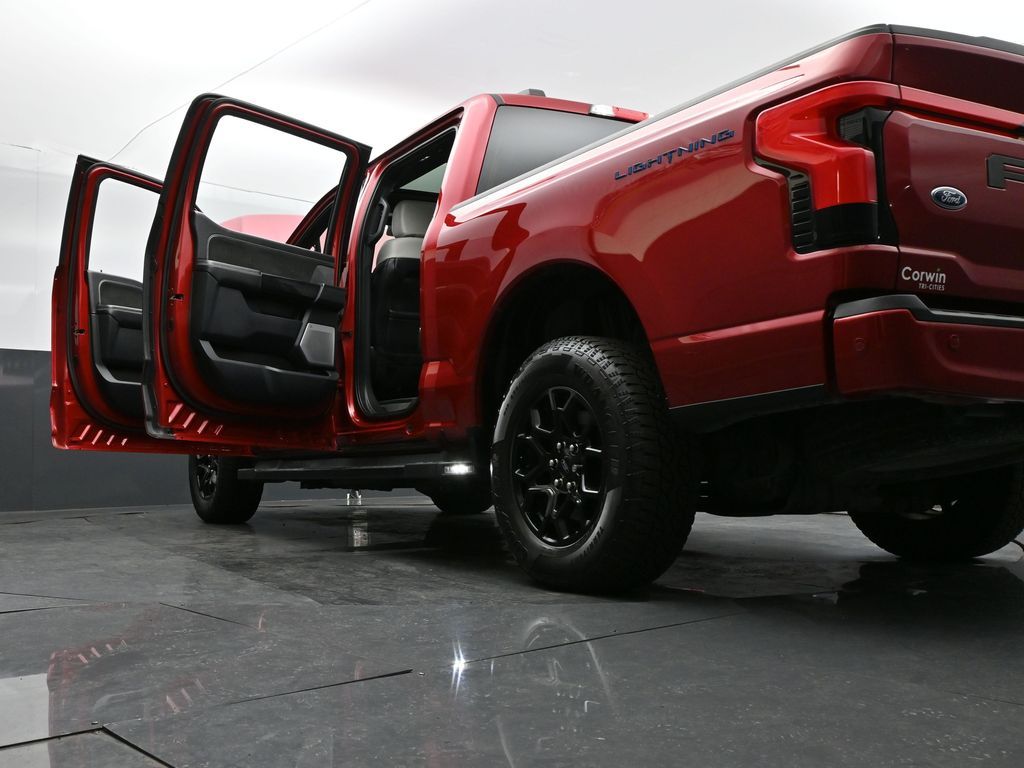 2023 Ford F-150 Lightning Platinum