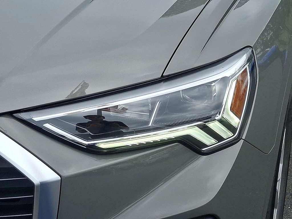 Thumbnail: 2025 Audi Q3 - 6