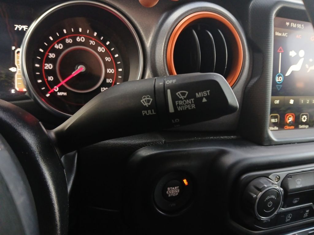 Used Car 2022 Jeep Gladiator  Mojave For Sale Under $35,000 In Austin, Texas
