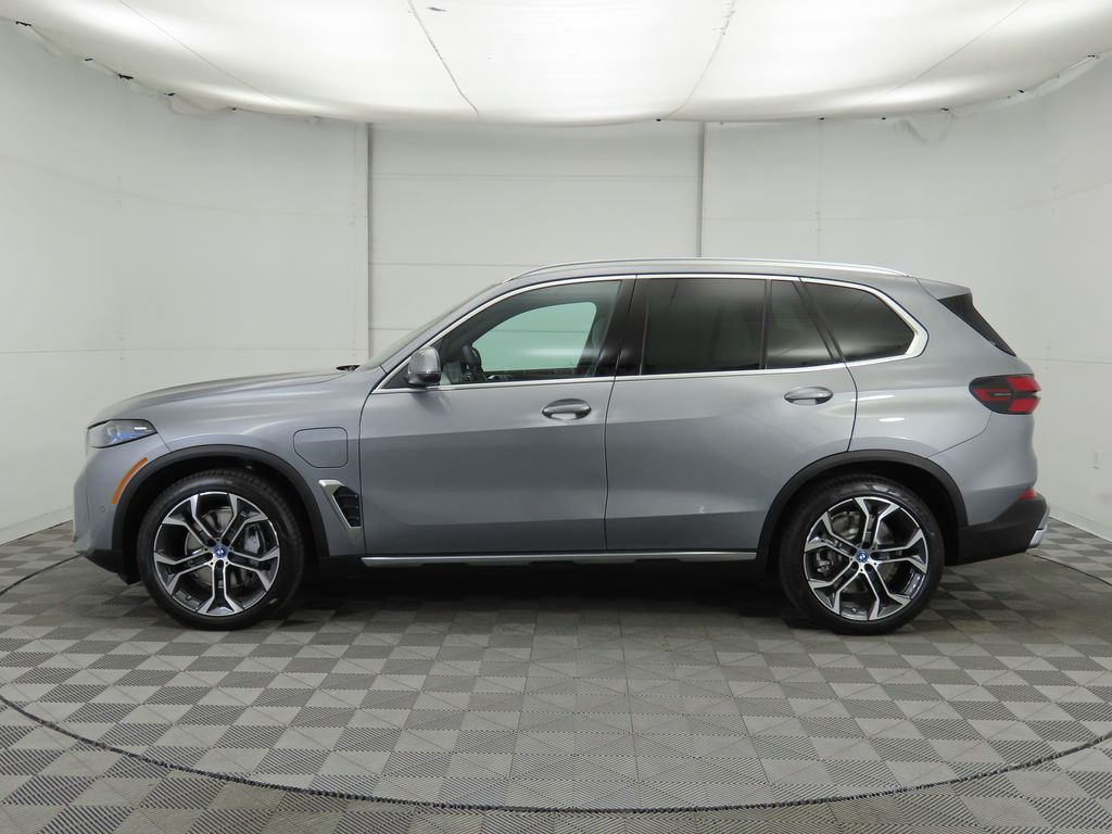 2025 BMW X5 xDrive50e 8