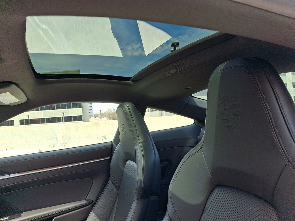 Thumbnail: 2026 Porsche 911 - 14