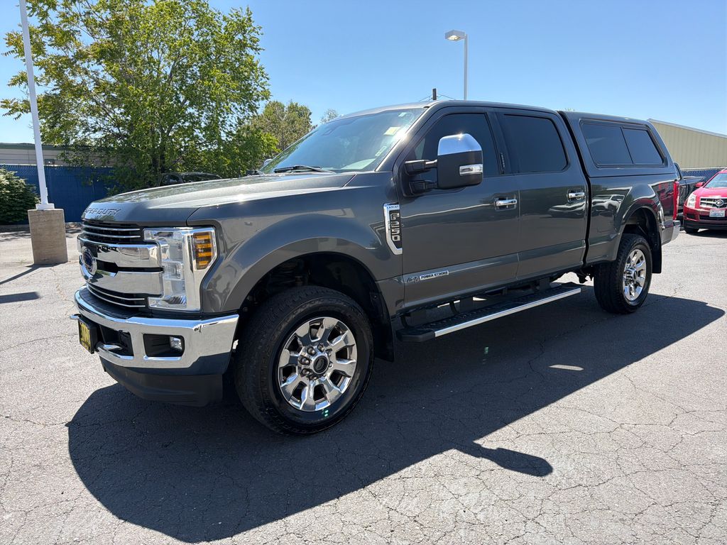 Gray (Magnetic Metallic) 2018 Ford F-250 Super Duty Lariat Crew Cab 4WD Pickup Truck Four-Wheel Drive 6-Speed Automatic