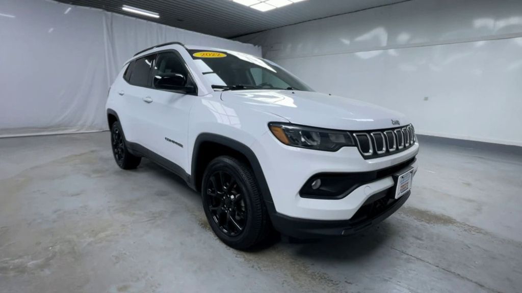 Used 2022 Jeep Compass Latitude Lux with VIN 3C4NJDFB7NT134632 for sale in Swanzey, NH