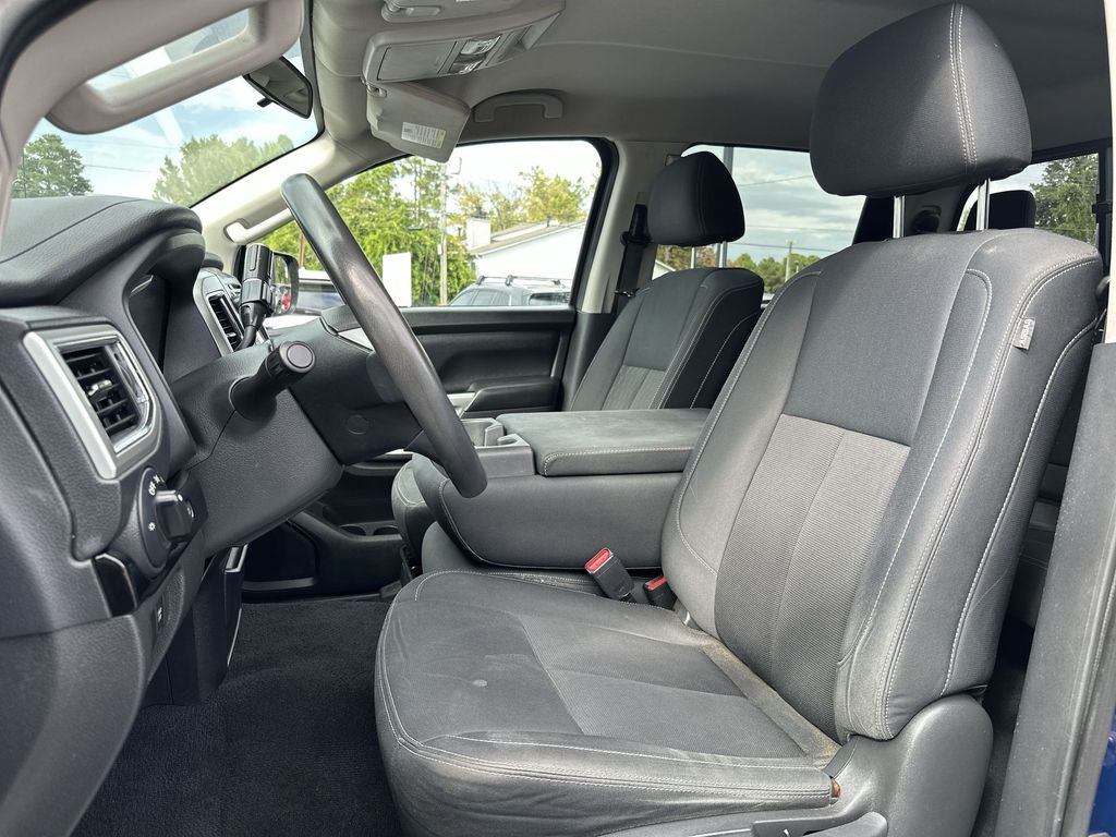 2019 Nissan Titan SV - 10