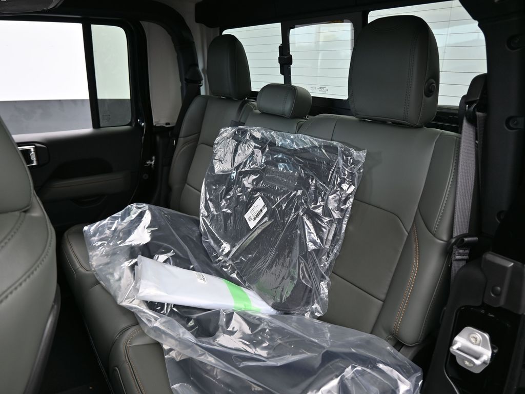 New 2026 Black Clearcoat Jeep Mojave image 29