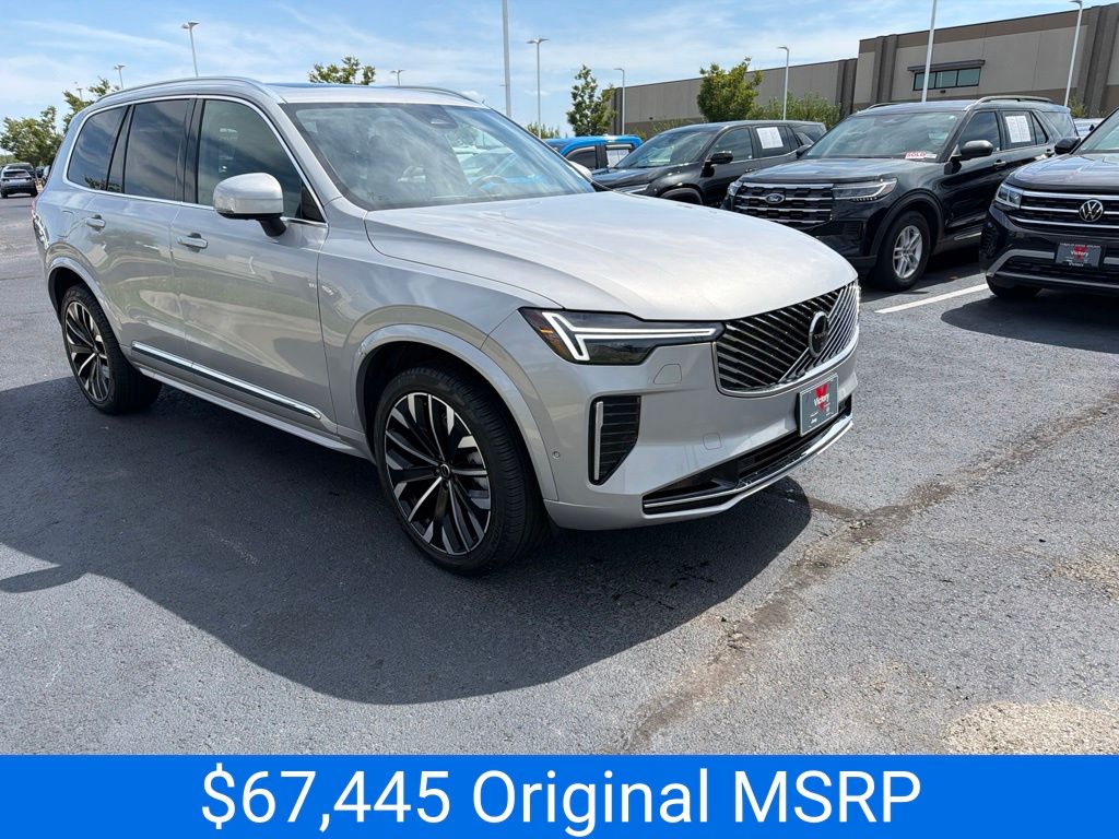 2025 Volvo XC90 B6 Plus Bright Theme 7-Passenger AWD