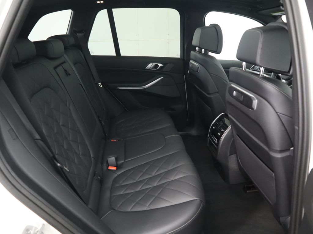 Thumbnail: 2025 BMW X5 - 23