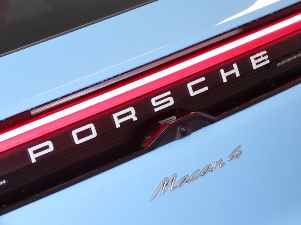 Thumbnail: 2026 Porsche Macan - 12