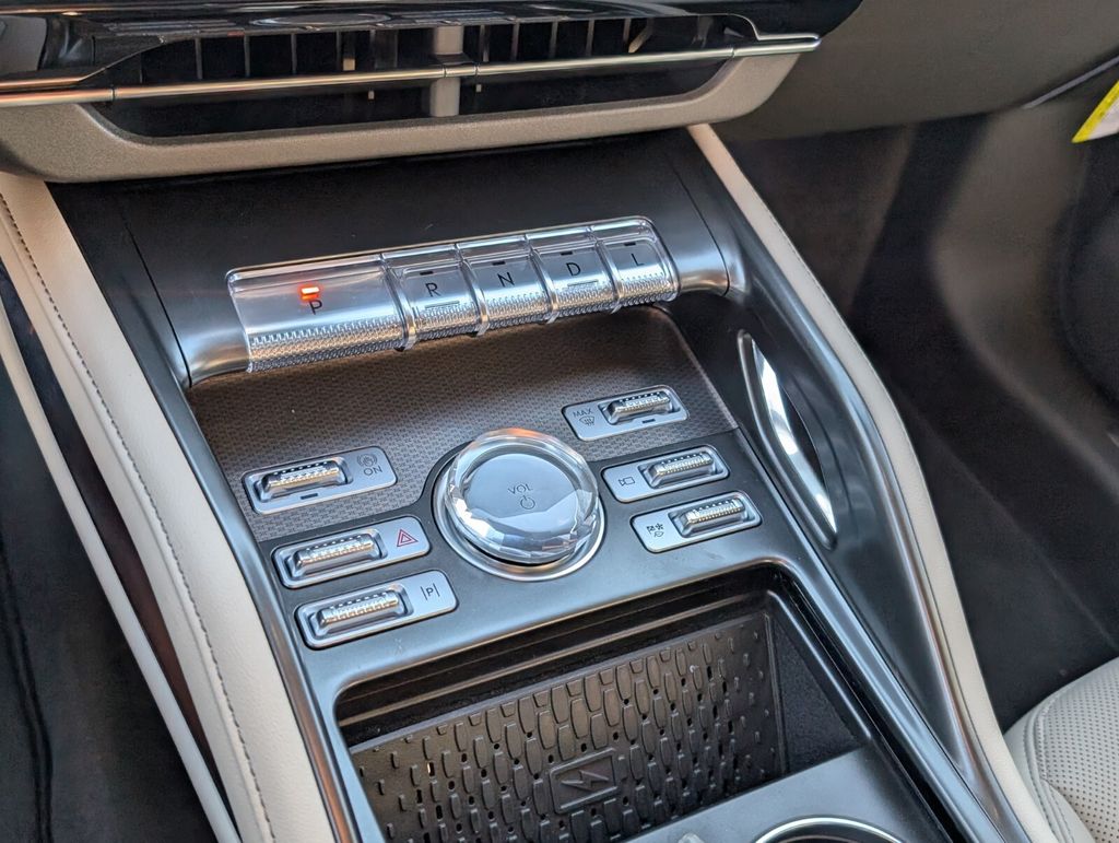 new 2025 Lincoln Nautilus car, priced at $55,728