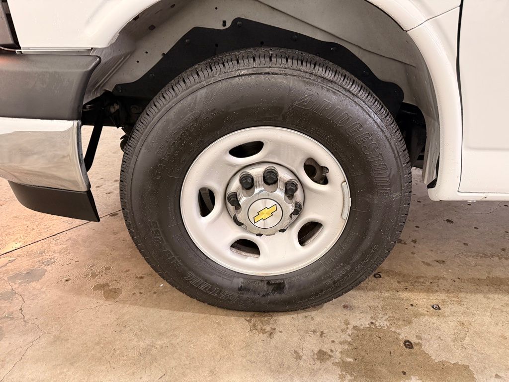 2024 Chevrolet Express 3500 LT