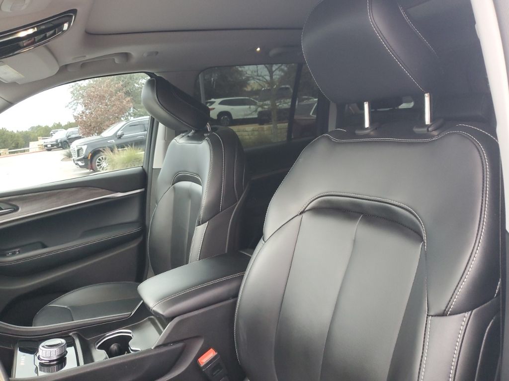 Used Car 2024 Jeep Grand Cherokee  Limited For Sale Under $35,000 In Austin, Texas