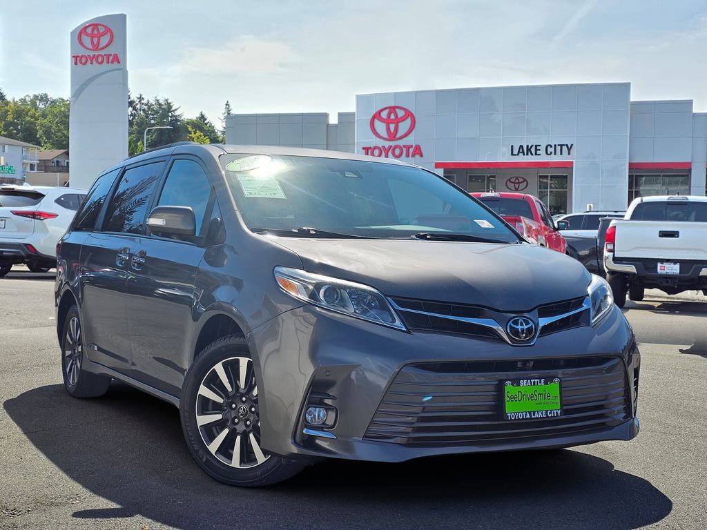 Toyota Sienna Limited Premium 7-Passenger AWD