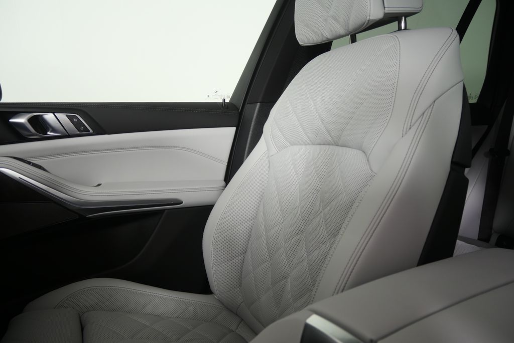 Thumbnail: 2026 BMW X5 - 21