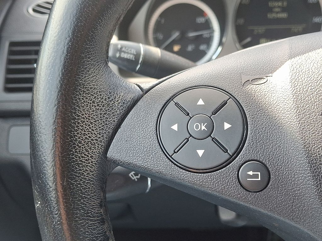 Thumbnail: 2009 Mercedes-Benz C-Class - 20
