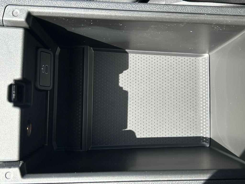 Thumbnail: 2026 BMW i4 - 29