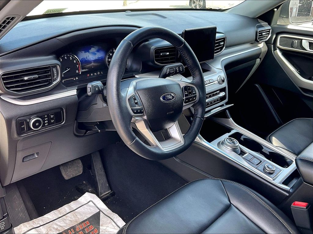 2023 Ford Explorer — photo 8
