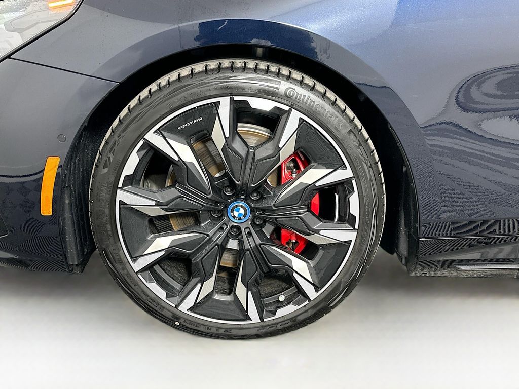 Thumbnail: 2024 BMW i5 - 23