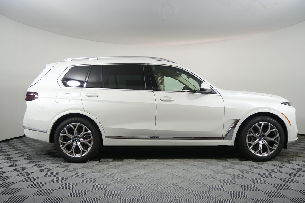 Thumbnail: 2026 BMW X7 - 2
