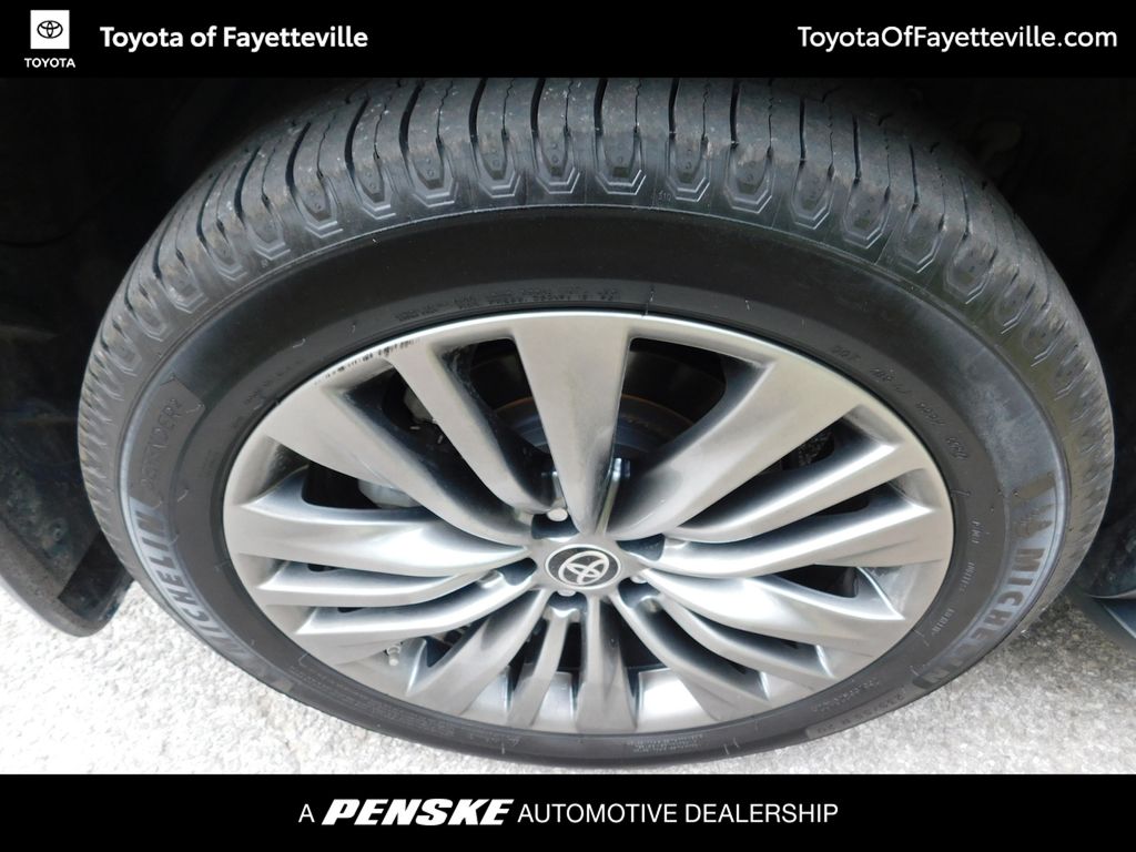 Thumbnail: 2021 Toyota Highlander - 8