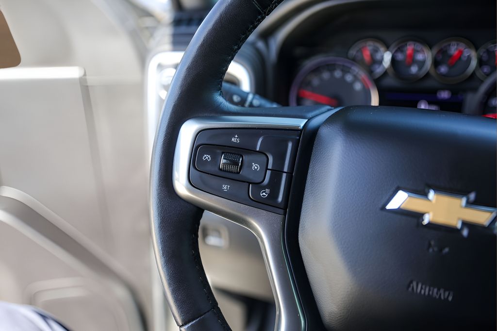 Used 2020 Silver Chevrolet LT image 15