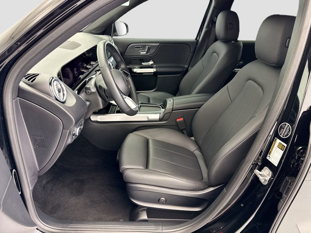 Thumbnail: 2025 Mercedes-Benz GLB - 17