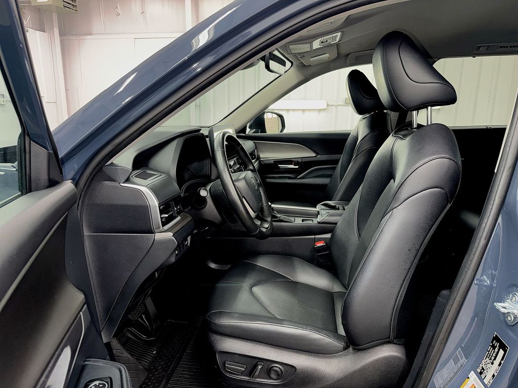 Used 2025 Toyota Grand Highlander SUV