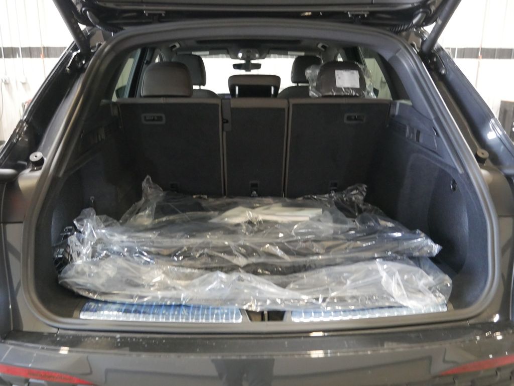 Thumbnail: 2026 Audi Q5 - 18