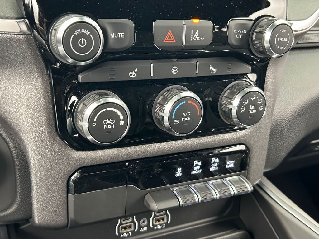 New 2026 Granite Crystal Metallic Clearcoat Ram Big Horn/Lone Star image 18