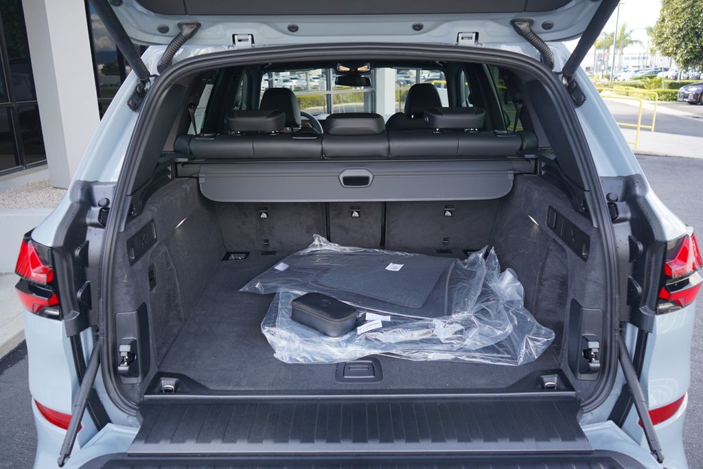 Thumbnail: 2026 BMW X5 - 19