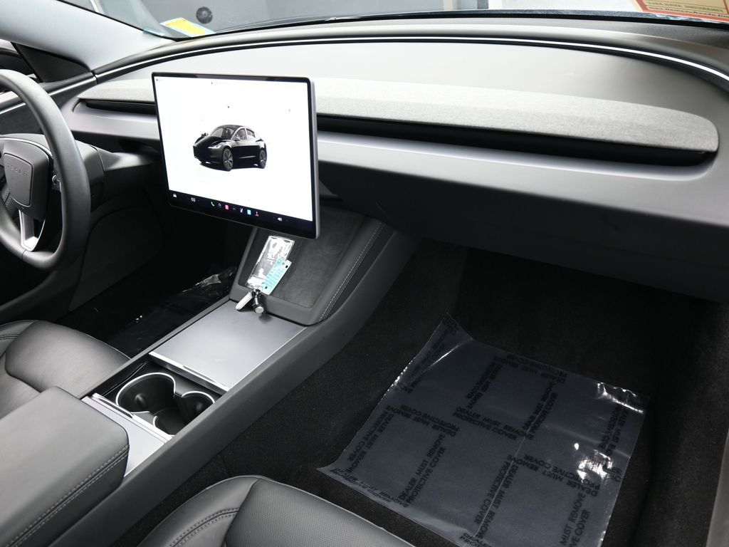 Used 2025  Tesla Long Range image 40